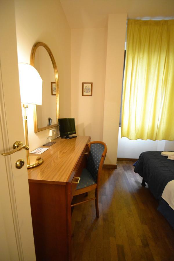 Hotel Posta Cecina  Eksteriør billede